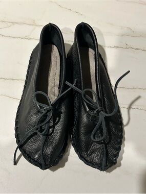 NWOT Laurentian Chief Black Leather Ballerina Moccasins